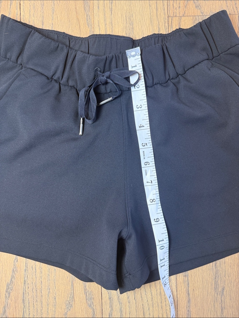 Lululemon On The Fly Short *2.5” Black Elastic-Waist Active Shorts Size 4 - Picture 11 of 13